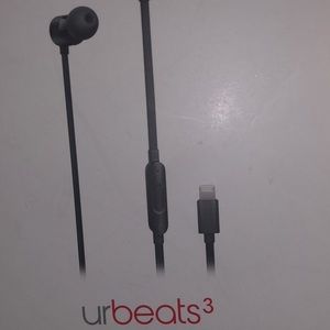UR Beats 3 w/ lightning adapter